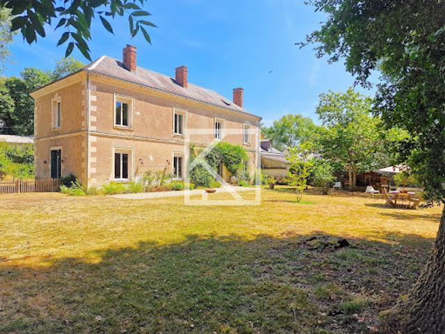 Maison avec piscine et jardin