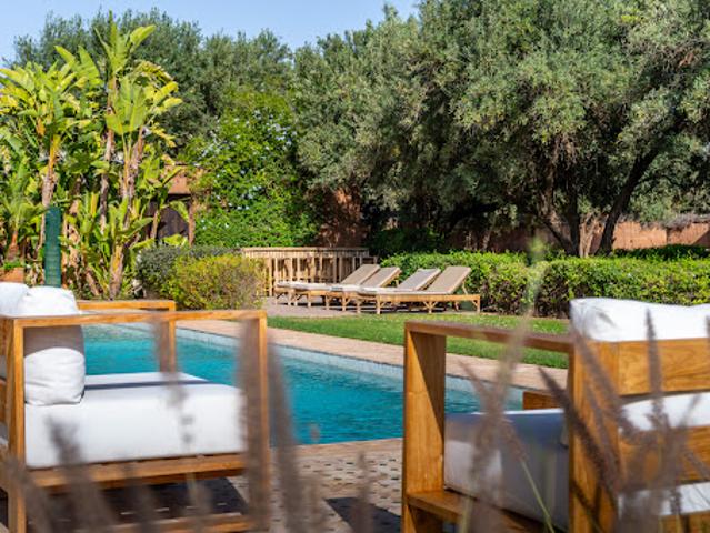 Maison avec piscine et jardin