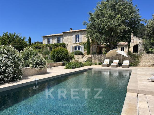 Maison avec piscine et jardin