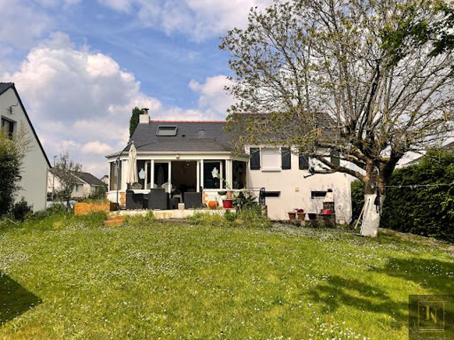 Maison avec piscine et jardin