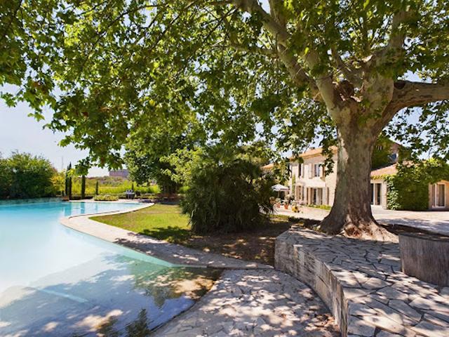 Maison avec piscine et jardin