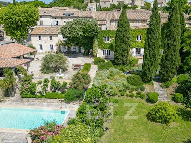 Maison avec piscine et jardin