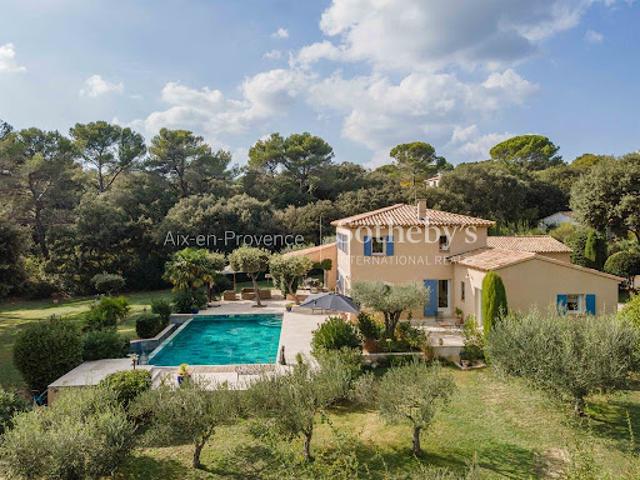 Maison avec piscine et jardin