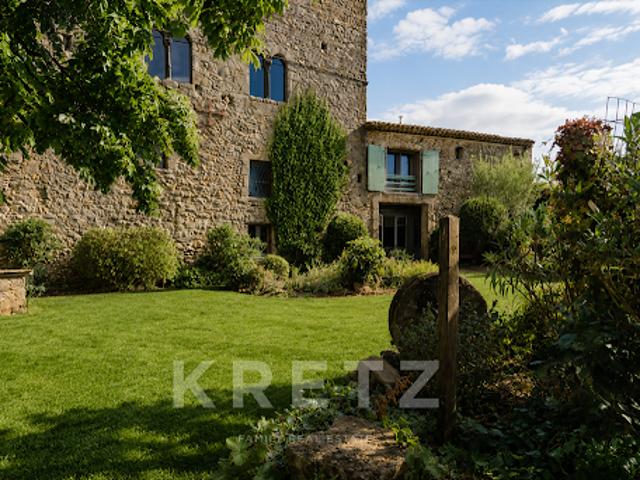 Maison avec piscine et jardin