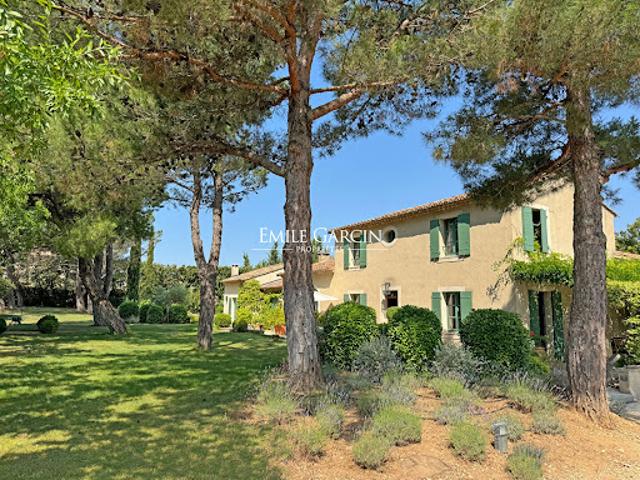 Maison avec piscine et jardin