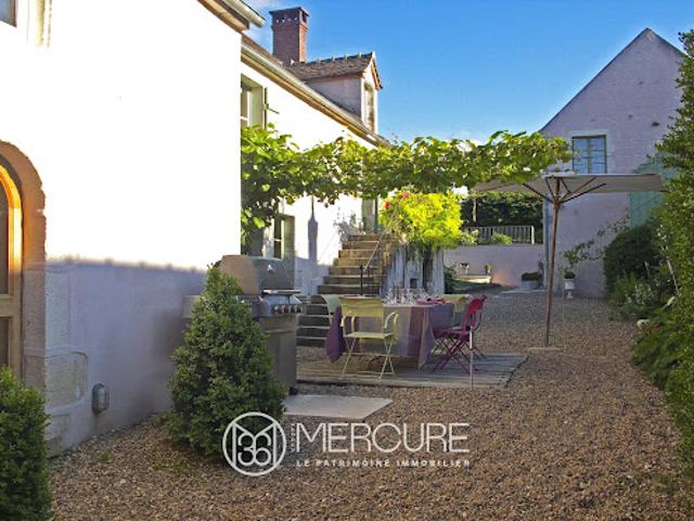 Maison avec piscine et jardin