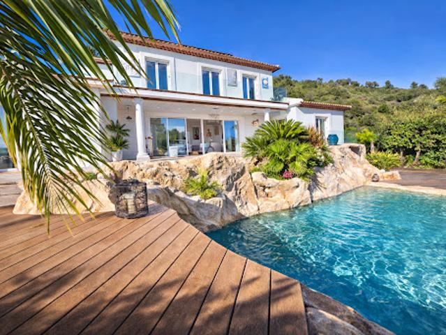 Maison avec piscine et jardin
