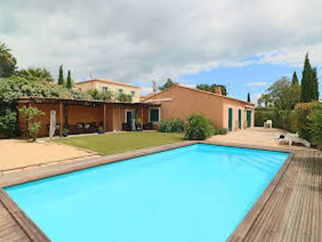 Maison avec Piscine et Jardin