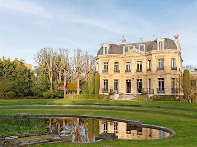 Maison avec piscine et jardin