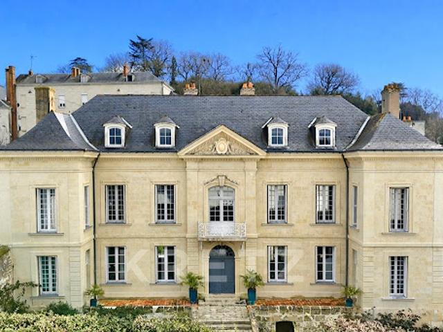 Maison avec piscine et jardin