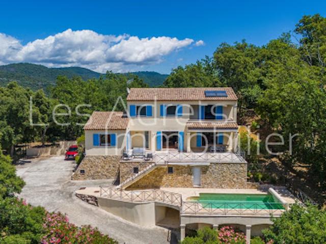 Maison avec piscine et jardin