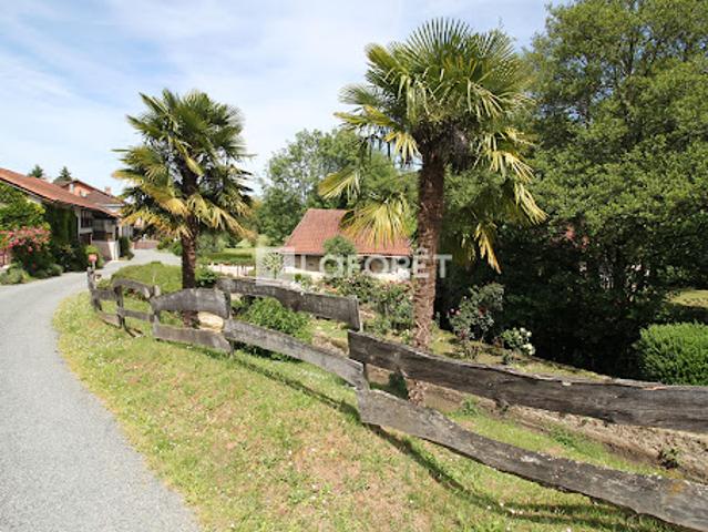 Maison avec piscine et jardin