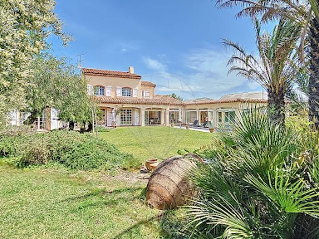 Maison avec piscine et jardin