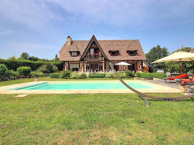Maison avec piscine et jardin