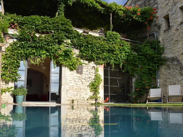 Maison avec piscine et jardin