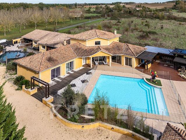 Maison avec piscine et jardin