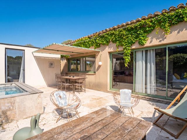Maison avec piscine et jardin