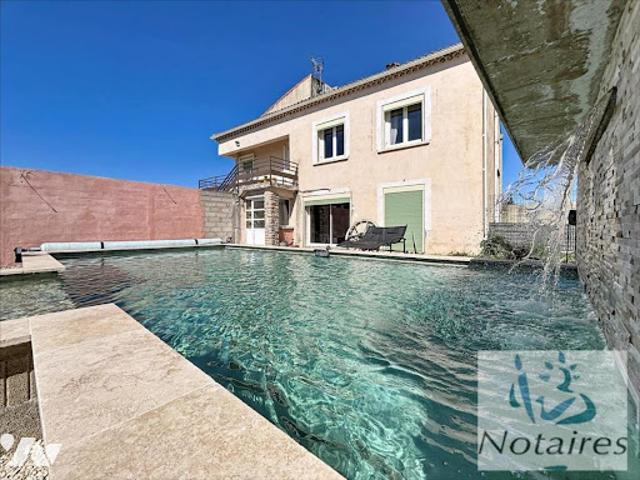 Maison avec piscine et jardin