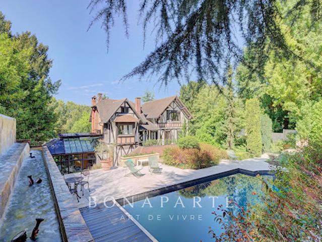 Maison avec piscine et jardin