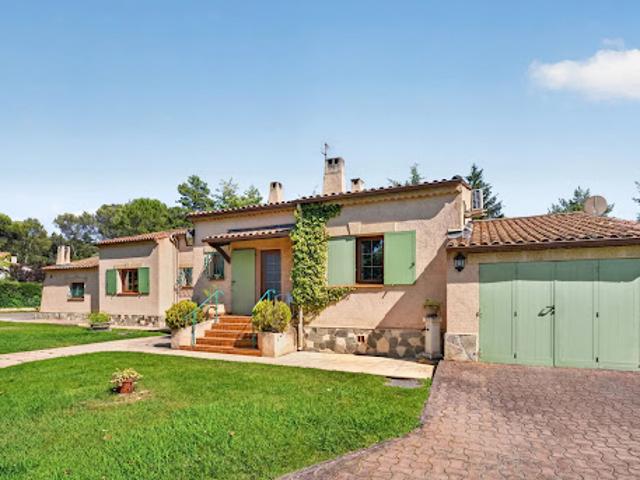 Maison avec piscine et jardin