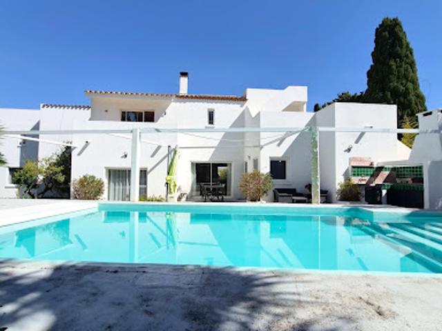 Maison avec piscine et jardin
