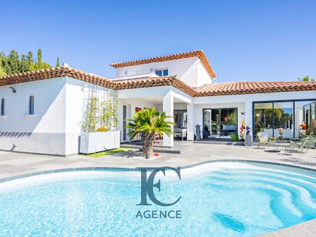 Maison avec piscine et jardin