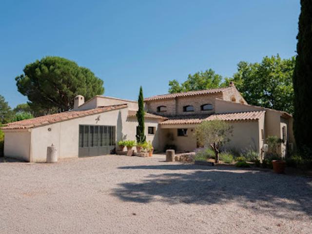 Maison avec piscine et jardin