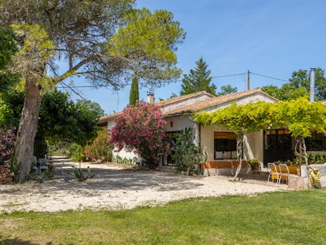 Maison avec piscine et jardin