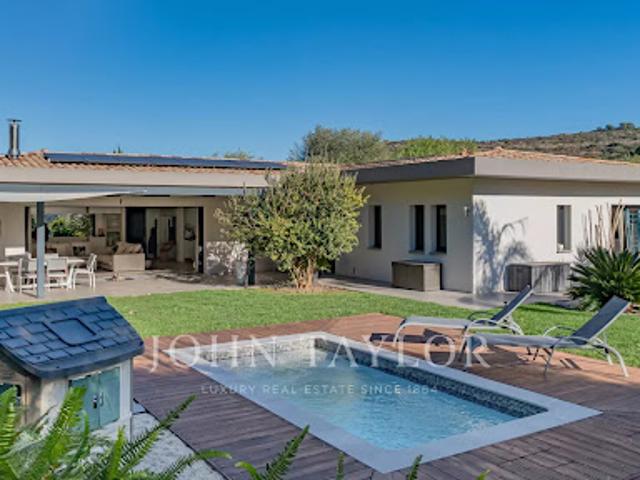 Maison avec piscine et jardin