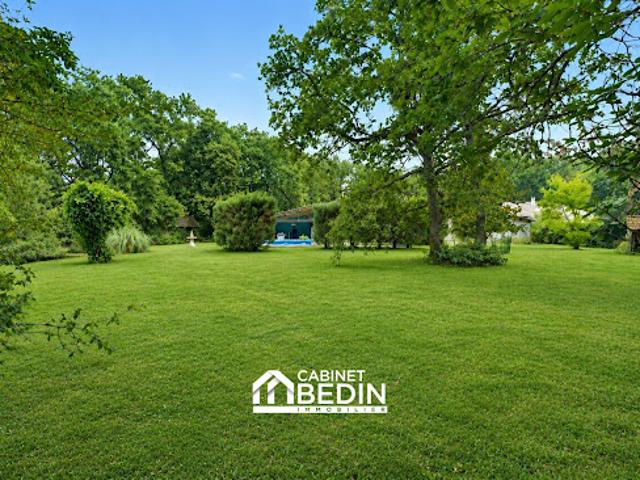 Maison avec piscine et jardin
