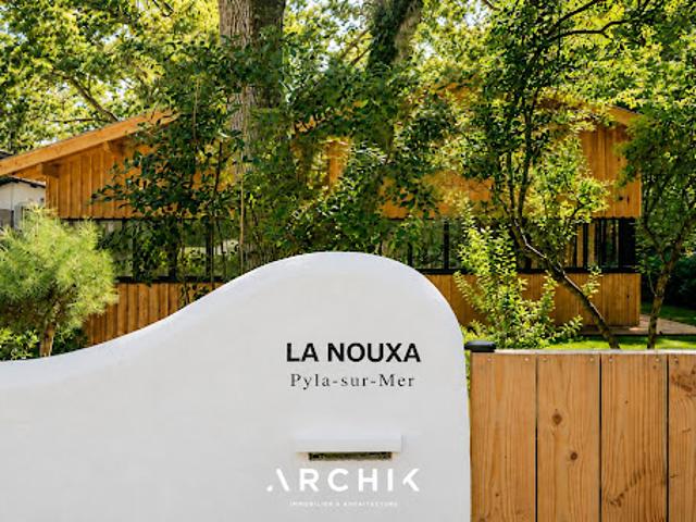 Maison avec piscine et jardin