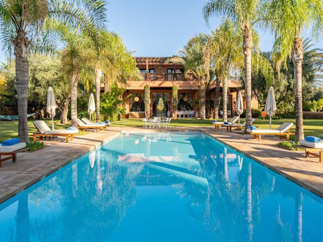 Maison avec piscine et jardin