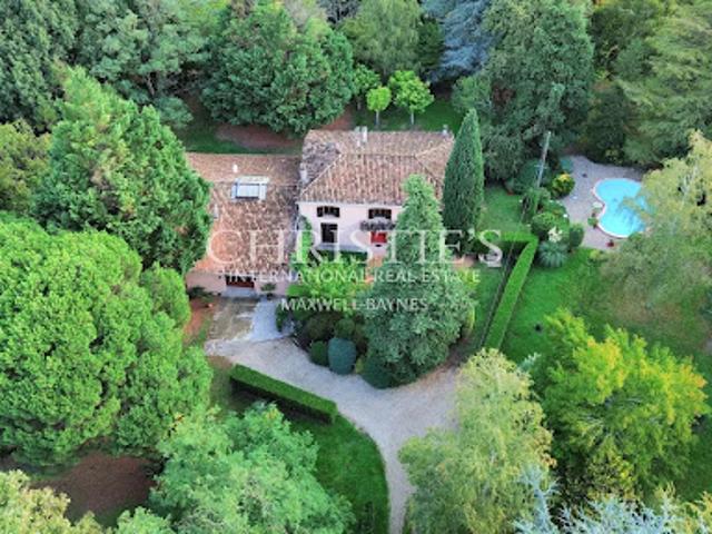 Maison avec piscine et jardin