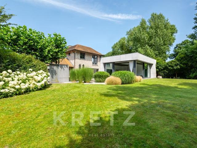 Maison avec piscine et jardin