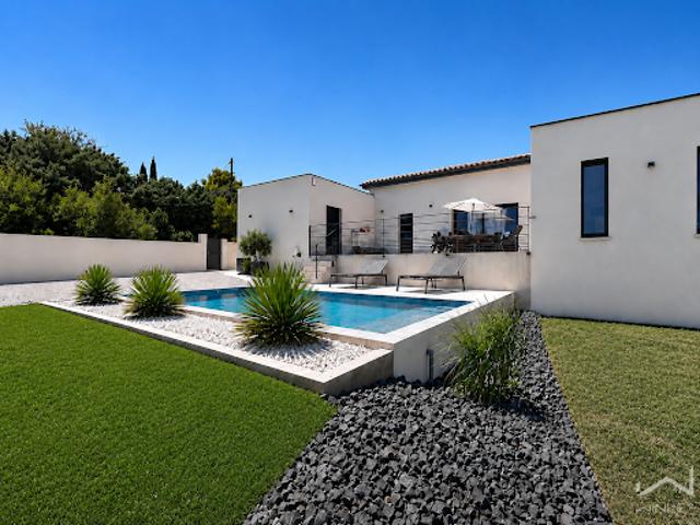 Maison avec piscine et jardin