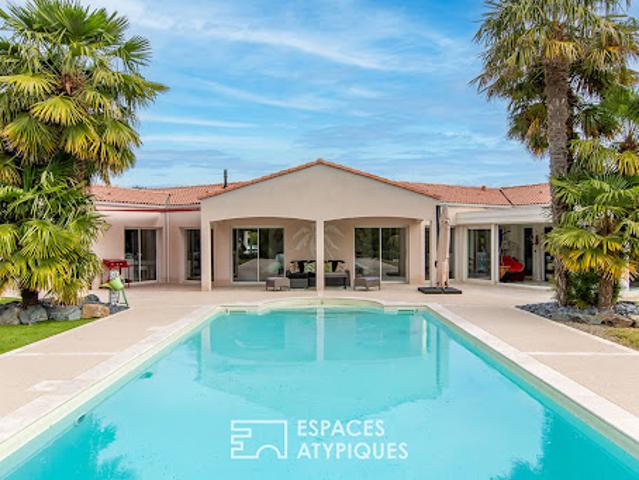 Maison avec piscine et jardin