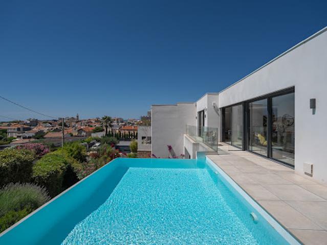 Maison avec piscine et jardin