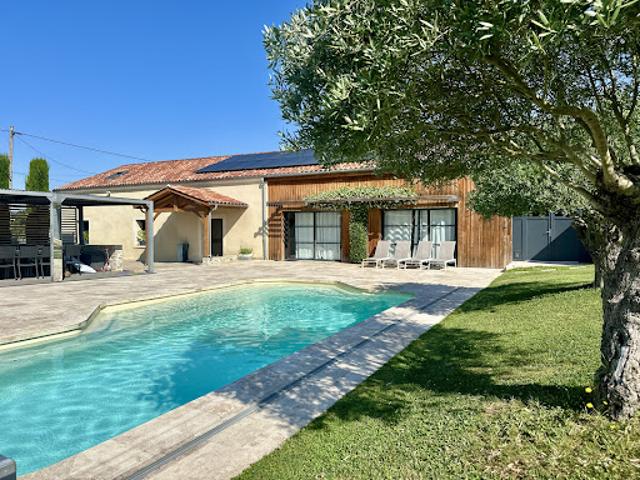 Maison avec piscine et jardin