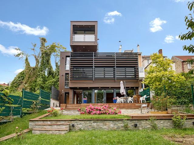 Maison avec piscine et jardin