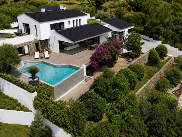 Maison avec piscine et jardin