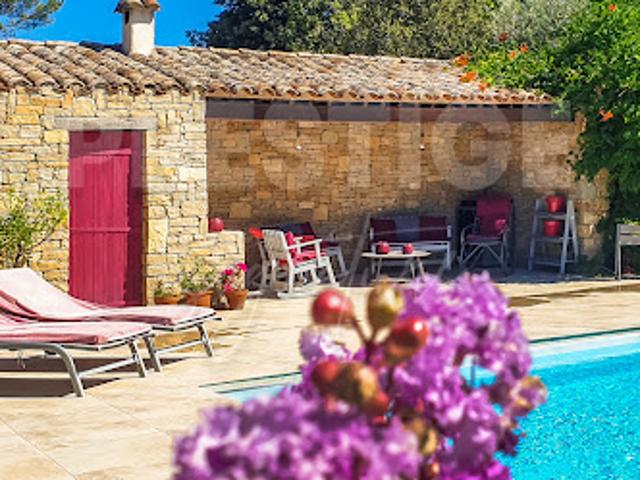 Maison avec piscine et jardin