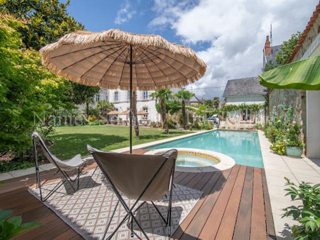 Maison avec piscine et jardin