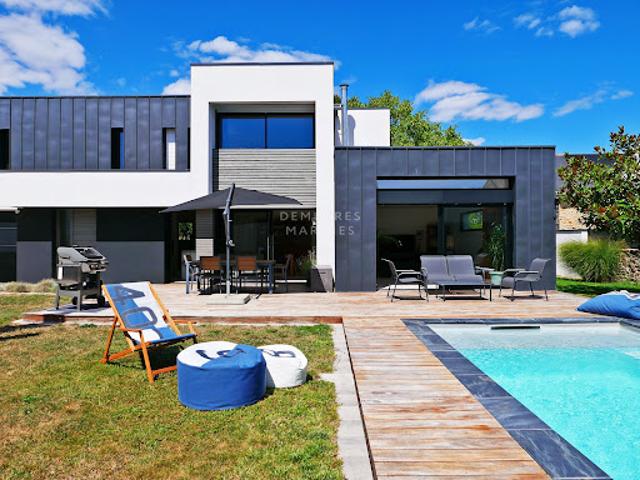 Maison avec piscine et jardin