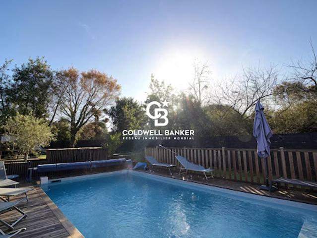 Maison avec piscine et jardin