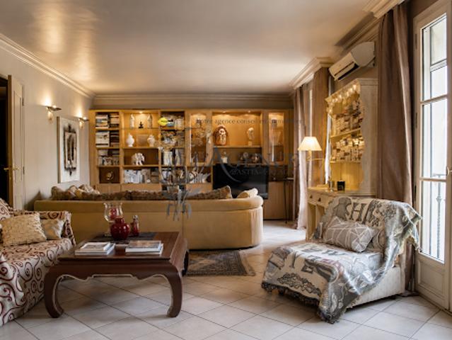 Maison avec piscine et jardin