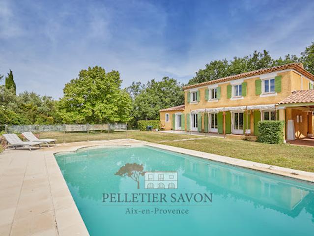 Maison avec piscine et jardin