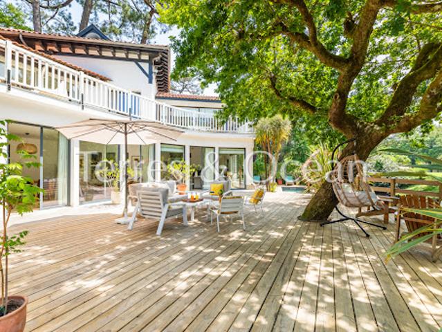 Maison avec piscine et jardin