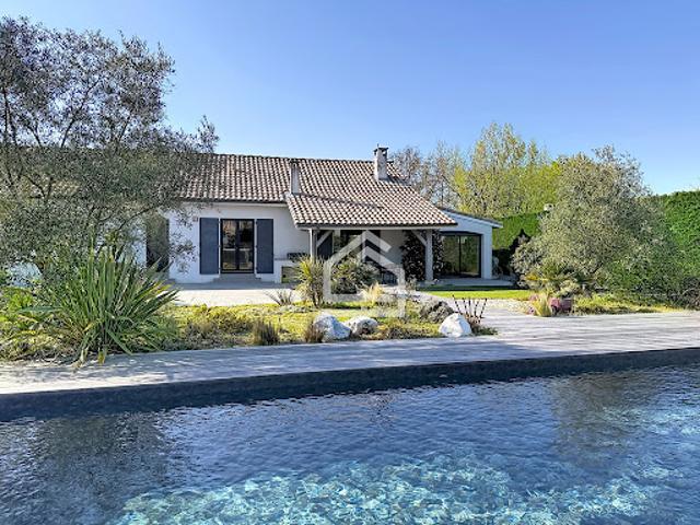 Maison avec piscine et jardin