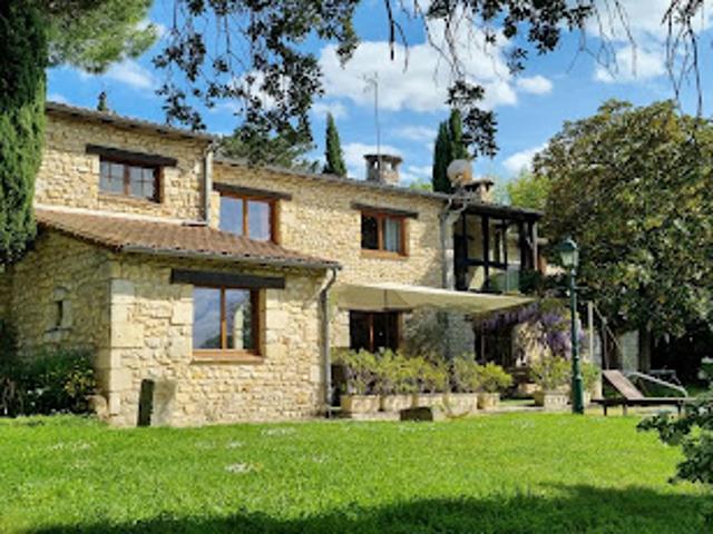 Maison avec piscine et jardin
