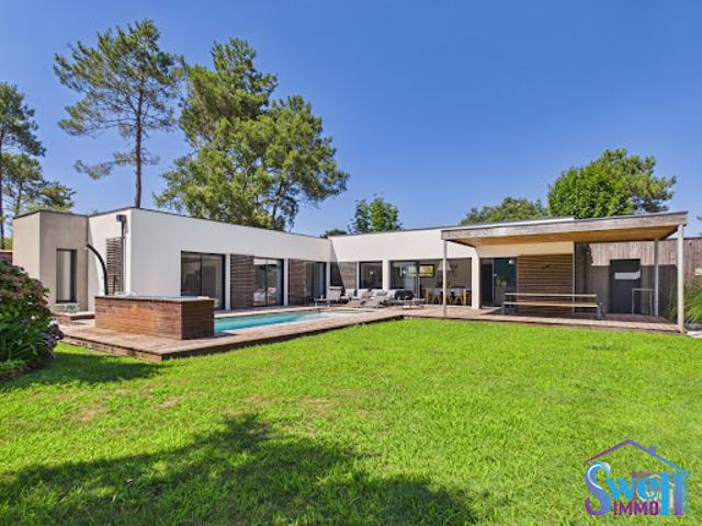 Maison avec piscine et jardin